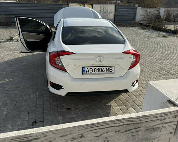 Белый Хонда Цивик, объемом двигателя 2 л и пробегом 101 тыс. км за 13800 $, фото 15 на Automoto.ua