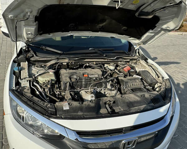 Белый Хонда Цивик, объемом двигателя 2 л и пробегом 101 тыс. км за 13800 $, фото 6 на Automoto.ua