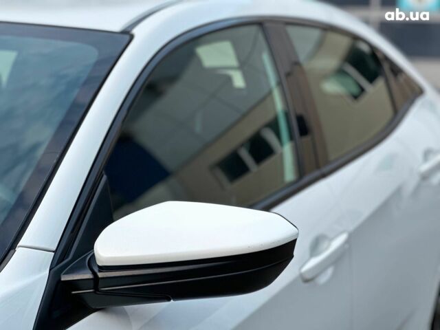 Белый Хонда Цивик, объемом двигателя 1.5 л и пробегом 76 тыс. км за 13490 $, фото 12 на Automoto.ua