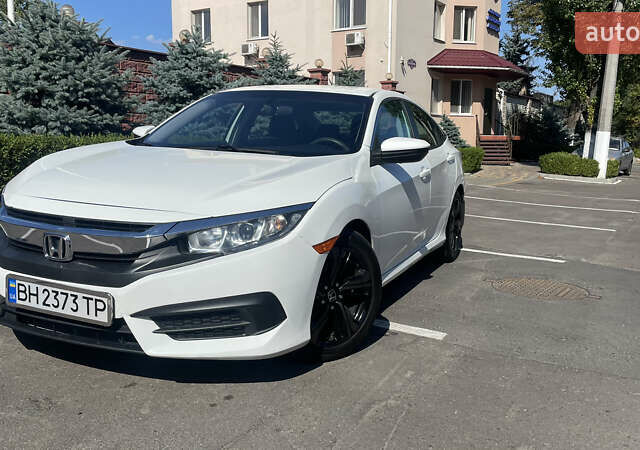 Белый Хонда Цивик, объемом двигателя 2 л и пробегом 67 тыс. км за 13900 $, фото 18 на Automoto.ua