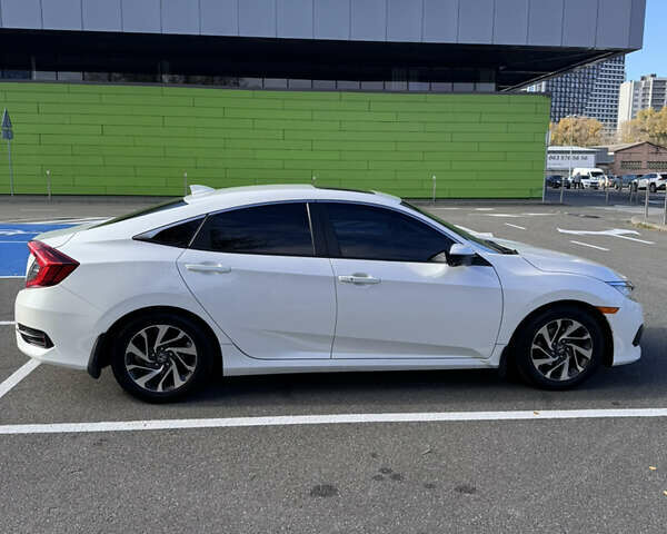 Белый Хонда Цивик, объемом двигателя 2 л и пробегом 112 тыс. км за 14200 $, фото 10 на Automoto.ua