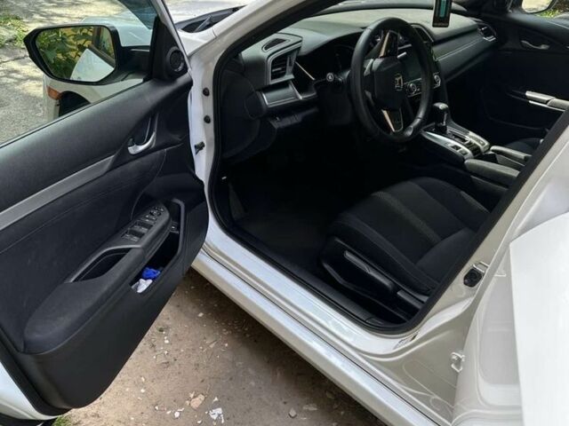 Белый Хонда Цивик, объемом двигателя 2 л и пробегом 40 тыс. км за 16000 $, фото 4 на Automoto.ua