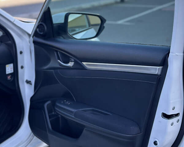 Белый Хонда Цивик, объемом двигателя 1.6 л и пробегом 109 тыс. км за 14300 $, фото 39 на Automoto.ua