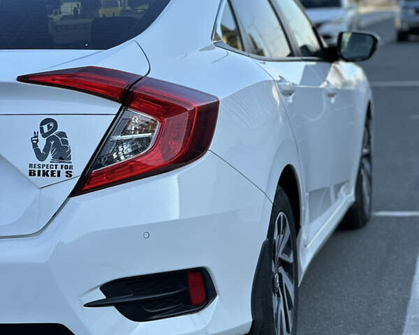 Белый Хонда Цивик, объемом двигателя 1.6 л и пробегом 109 тыс. км за 14300 $, фото 18 на Automoto.ua