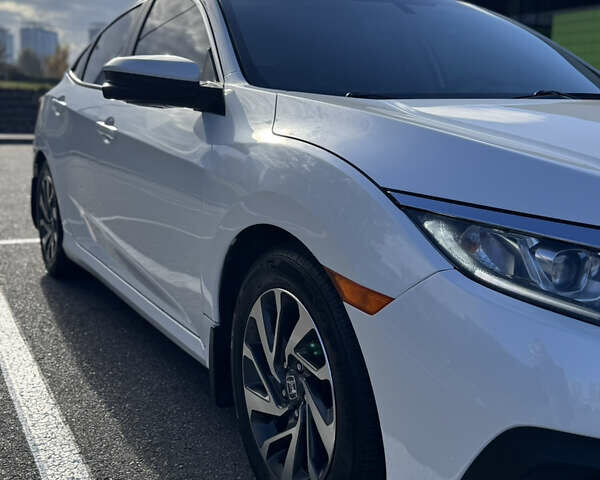 Белый Хонда Цивик, объемом двигателя 2 л и пробегом 112 тыс. км за 14200 $, фото 6 на Automoto.ua