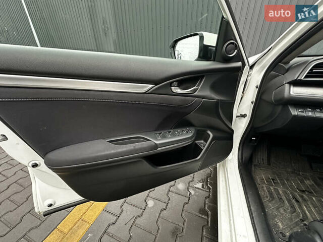 Білий Хонда Сівік, об'ємом двигуна 1.6 л та пробігом 83 тис. км за 14000 $, фото 11 на Automoto.ua
