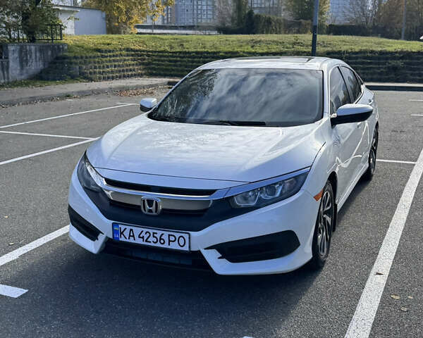 Белый Хонда Цивик, объемом двигателя 2 л и пробегом 112 тыс. км за 14200 $, фото 2 на Automoto.ua