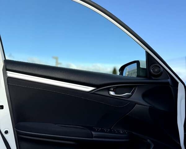 Білий Хонда Сівік, об'ємом двигуна 1.6 л та пробігом 83 тис. км за 15350 $, фото 9 на Automoto.ua
