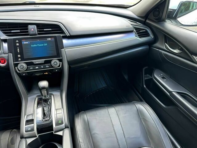 Хонда Цивик 2017 в Черновцах на Automoto.ua Белый Хонда Цивик, объемом двигателя 1.5 л и пробегом 52 тыс. км за 3500 $, фото 8 на Automoto.ua