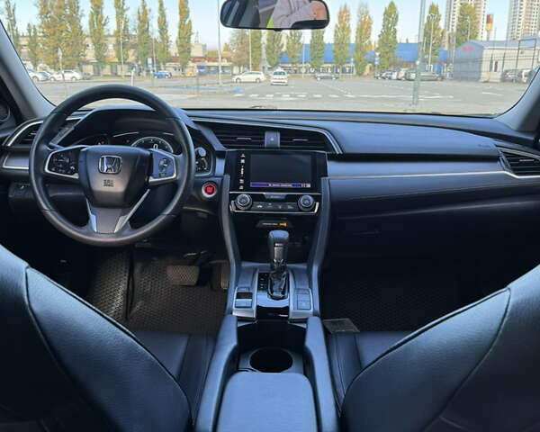 Белый Хонда Цивик, объемом двигателя 2 л и пробегом 112 тыс. км за 13300 $, фото 17 на Automoto.ua