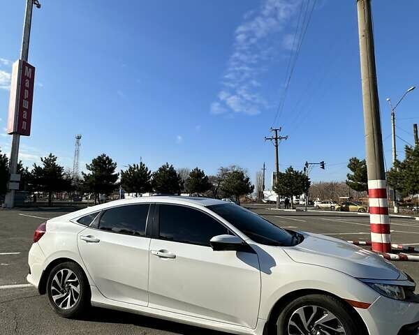 Білий Хонда Сівік, об'ємом двигуна 2 л та пробігом 130 тис. км за 13700 $, фото 7 на Automoto.ua