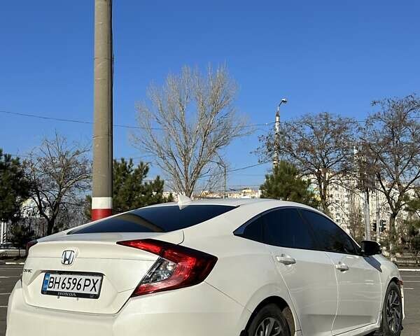 Білий Хонда Сівік, об'ємом двигуна 2 л та пробігом 130 тис. км за 13700 $, фото 6 на Automoto.ua