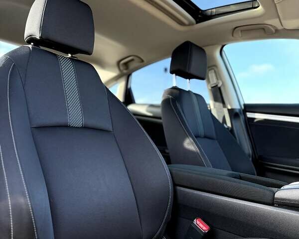 Білий Хонда Сівік, об'ємом двигуна 1.6 л та пробігом 83 тис. км за 15350 $, фото 7 на Automoto.ua