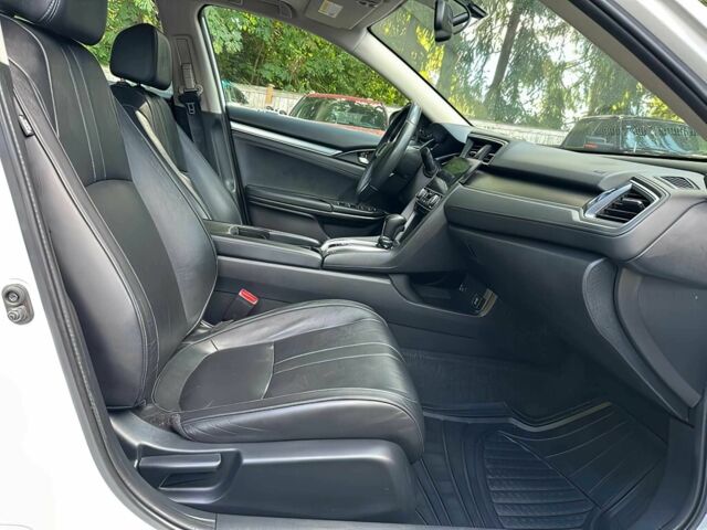 Хонда Цивик 2017 в Черновцах на Automoto.ua Белый Хонда Цивик, объемом двигателя 1.5 л и пробегом 52 тыс. км за 3500 $, фото 11 на Automoto.ua