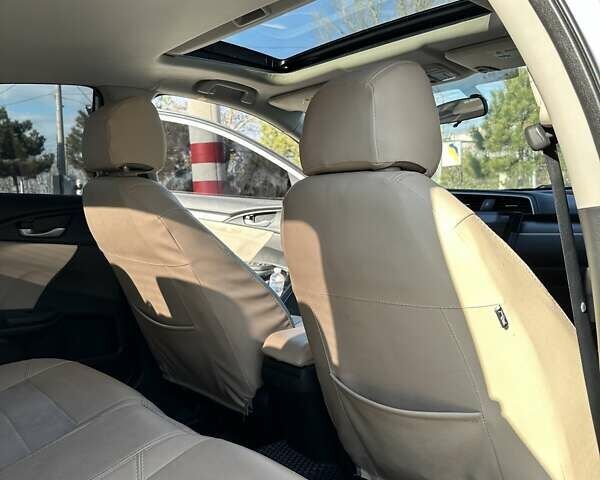 Білий Хонда Сівік, об'ємом двигуна 2 л та пробігом 130 тис. км за 13700 $, фото 16 на Automoto.ua