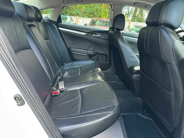 Хонда Цивик 2017 в Черновцах на Automoto.ua Белый Хонда Цивик, объемом двигателя 1.5 л и пробегом 52 тыс. км за 3500 $, фото 13 на Automoto.ua