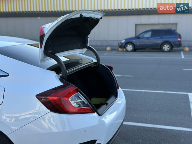 Белый Хонда Цивик, объемом двигателя 1.6 л и пробегом 109 тыс. км за 14300 $, фото 42 на Automoto.ua