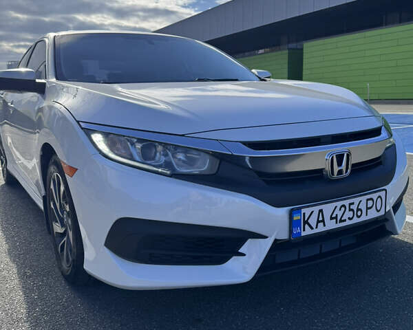 Белый Хонда Цивик, объемом двигателя 2 л и пробегом 112 тыс. км за 14200 $, фото 4 на Automoto.ua