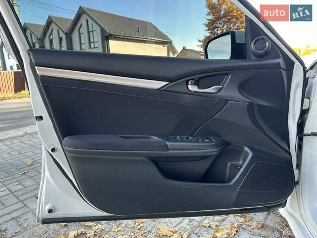 Білий Хонда Сівік, об'ємом двигуна 1.6 л та пробігом 181 тис. км за 13800 $, фото 16 на Automoto.ua