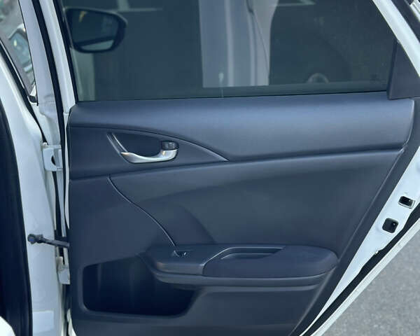 Белый Хонда Цивик, объемом двигателя 1.6 л и пробегом 109 тыс. км за 14300 $, фото 25 на Automoto.ua