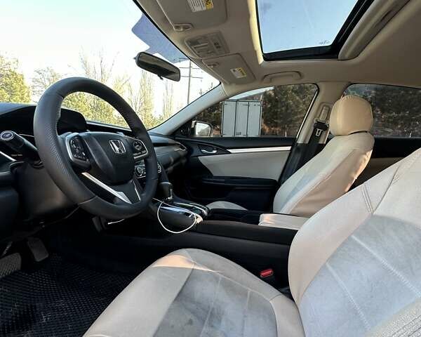 Білий Хонда Сівік, об'ємом двигуна 2 л та пробігом 130 тис. км за 13700 $, фото 17 на Automoto.ua