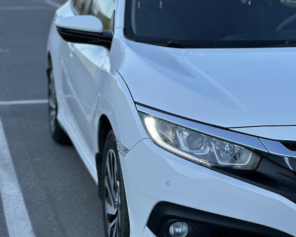 Белый Хонда Цивик, объемом двигателя 1.6 л и пробегом 109 тыс. км за 14300 $, фото 6 на Automoto.ua