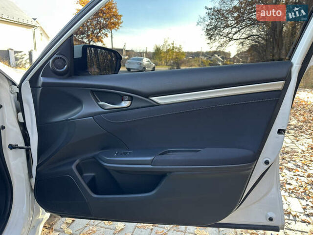 Білий Хонда Сівік, об'ємом двигуна 1.6 л та пробігом 181 тис. км за 13800 $, фото 12 на Automoto.ua