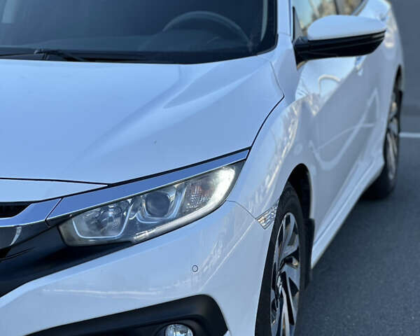 Белый Хонда Цивик, объемом двигателя 1.6 л и пробегом 109 тыс. км за 14300 $, фото 7 на Automoto.ua