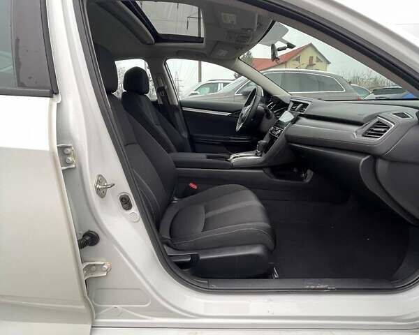 Белый Хонда Цивик, объемом двигателя 2 л и пробегом 62 тыс. км за 13800 $, фото 27 на Automoto.ua