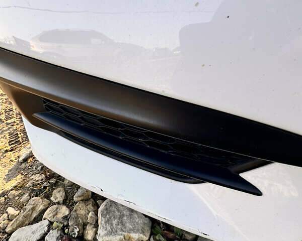 Белый Хонда Цивик, объемом двигателя 2 л и пробегом 63 тыс. км за 15200 $, фото 6 на Automoto.ua