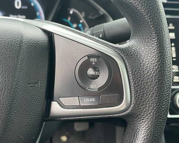 Белый Хонда Цивик, объемом двигателя 2 л и пробегом 62 тыс. км за 13800 $, фото 19 на Automoto.ua