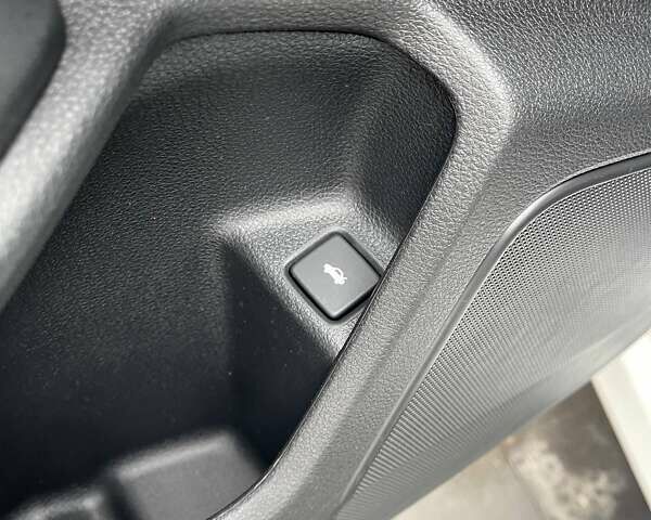 Белый Хонда Цивик, объемом двигателя 2 л и пробегом 62 тыс. км за 13800 $, фото 13 на Automoto.ua