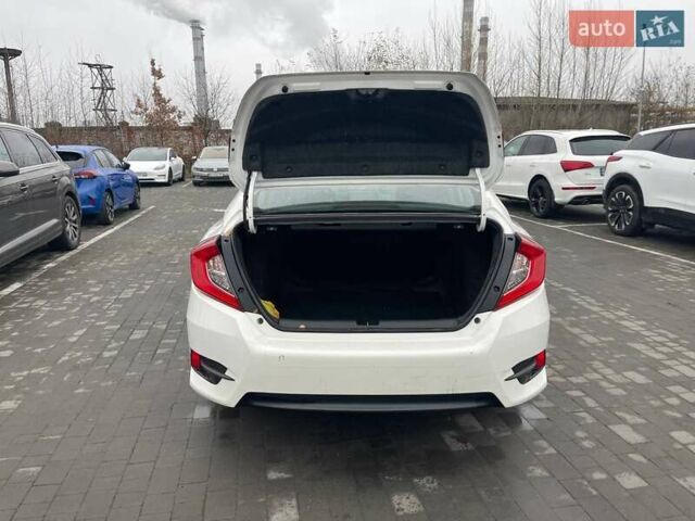 Белый Хонда Цивик, объемом двигателя 2 л и пробегом 62 тыс. км за 13800 $, фото 29 на Automoto.ua