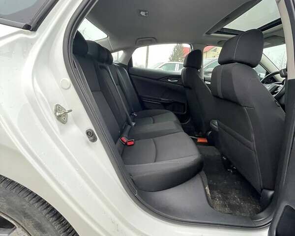 Белый Хонда Цивик, объемом двигателя 2 л и пробегом 62 тыс. км за 13800 $, фото 25 на Automoto.ua