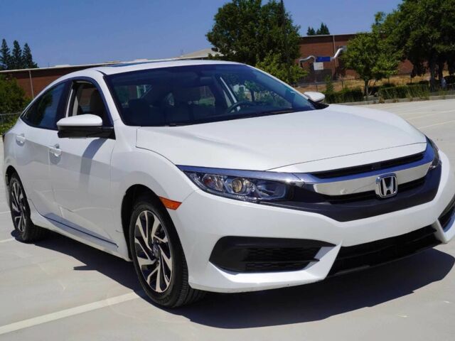 Білий Хонда Сівік, об'ємом двигуна 2 л та пробігом 50 тис. км за 9000 $, фото 2 на Automoto.ua