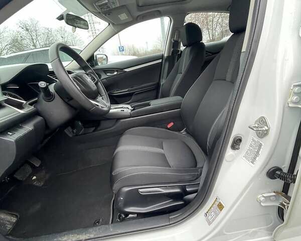 Белый Хонда Цивик, объемом двигателя 2 л и пробегом 62 тыс. км за 13800 $, фото 10 на Automoto.ua