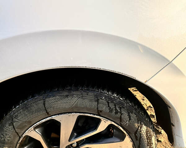 Белый Хонда Цивик, объемом двигателя 2 л и пробегом 63 тыс. км за 15200 $, фото 11 на Automoto.ua