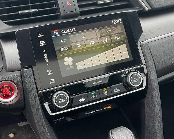 Белый Хонда Цивик, объемом двигателя 2 л и пробегом 62 тыс. км за 13800 $, фото 23 на Automoto.ua