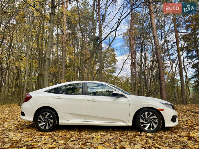 Белый Хонда Цивик, объемом двигателя 2 л и пробегом 91 тыс. км за 13500 $, фото 4 на Automoto.ua