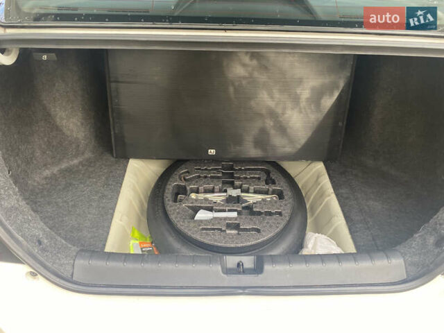 Белый Хонда Цивик, объемом двигателя 2 л и пробегом 91 тыс. км за 13500 $, фото 17 на Automoto.ua