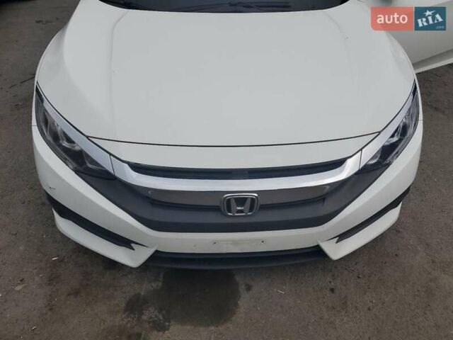 Белый Хонда Цивик, объемом двигателя 2 л и пробегом 125 тыс. км за 3900 $, фото 10 на Automoto.ua