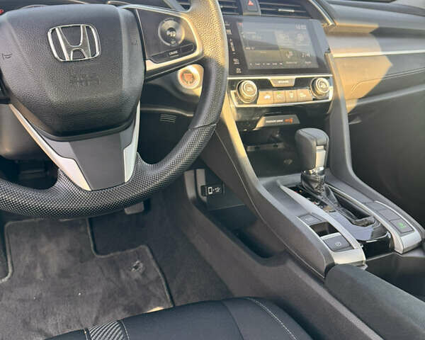 Белый Хонда Цивик, объемом двигателя 2 л и пробегом 63 тыс. км за 15200 $, фото 3 на Automoto.ua