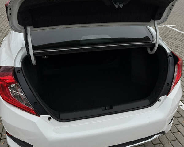 Белый Хонда Цивик, объемом двигателя 2 л и пробегом 88 тыс. км за 13500 $, фото 15 на Automoto.ua