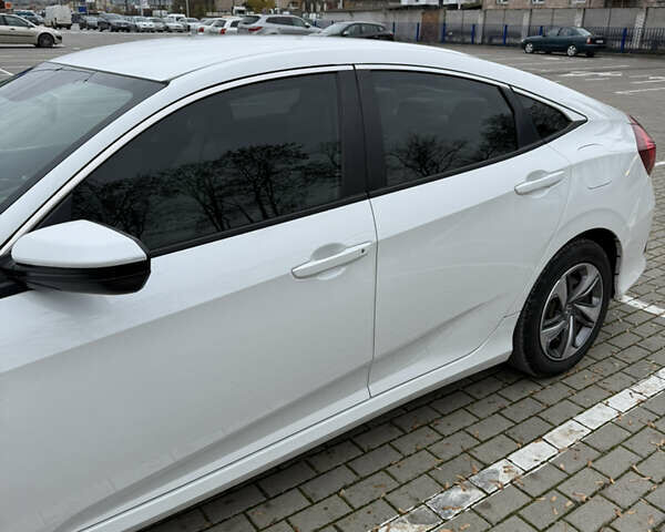 Белый Хонда Цивик, объемом двигателя 2 л и пробегом 88 тыс. км за 15200 $, фото 11 на Automoto.ua