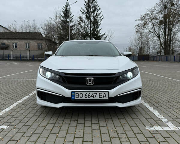 Белый Хонда Цивик, объемом двигателя 2 л и пробегом 88 тыс. км за 13500 $, фото 1 на Automoto.ua