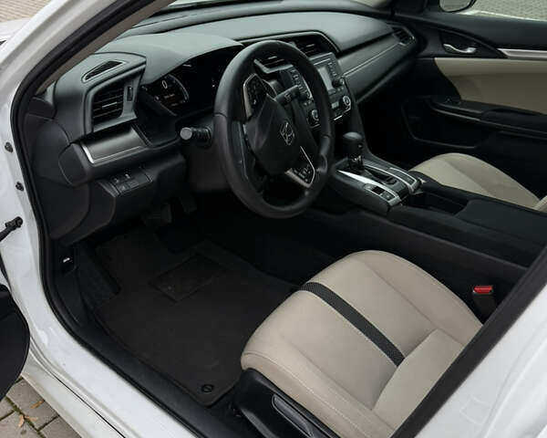 Белый Хонда Цивик, объемом двигателя 2 л и пробегом 88 тыс. км за 13500 $, фото 14 на Automoto.ua