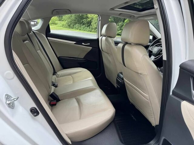 Белый Хонда Цивик, объемом двигателя 1.5 л и пробегом 37 тыс. км за 8100 $, фото 10 на Automoto.ua