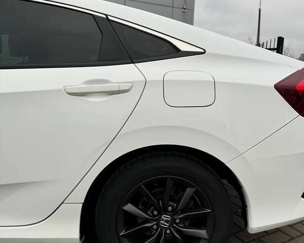 Белый Хонда Цивик, объемом двигателя 1.6 л и пробегом 84 тыс. км за 20000 $, фото 14 на Automoto.ua