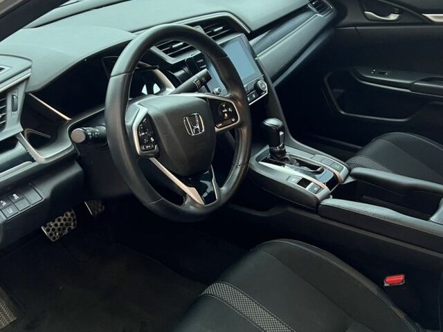 Белый Хонда Цивик, объемом двигателя 2 л и пробегом 110 тыс. км за 16000 $, фото 6 на Automoto.ua