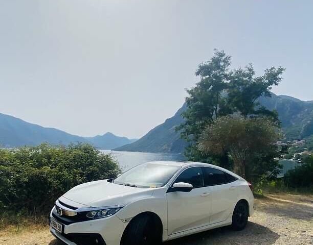 Белый Хонда Цивик, объемом двигателя 1.6 л и пробегом 84 тыс. км за 20000 $, фото 1 на Automoto.ua